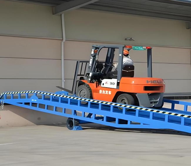 琼结移动式卸货平台（叉车用）